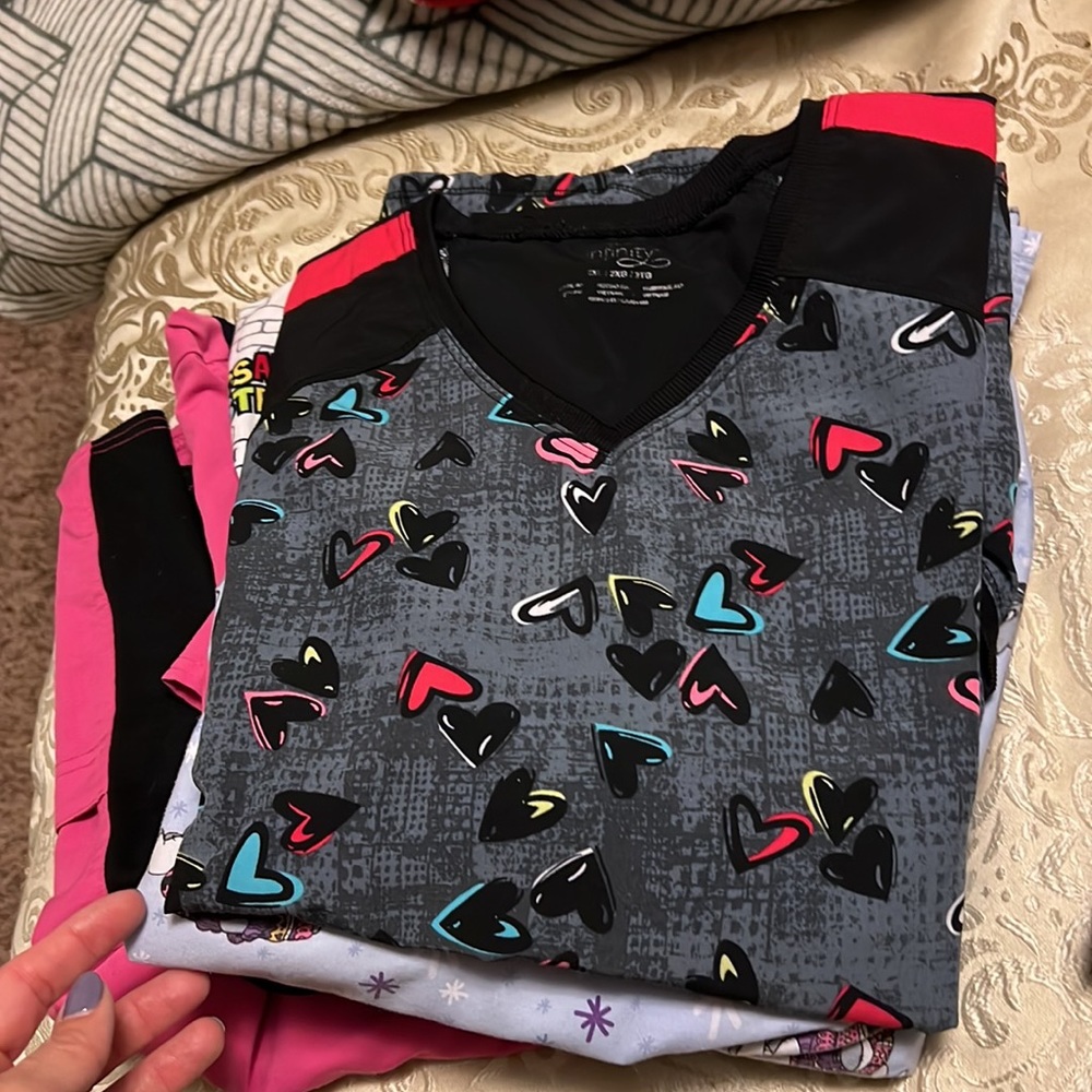 Scrub top - Picture 15 of 16